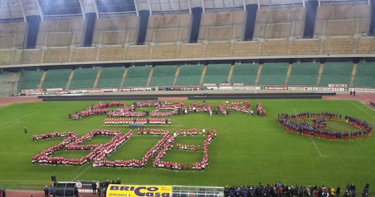 Duemila bambini allo stadio per la coreografia del calendario del Bari